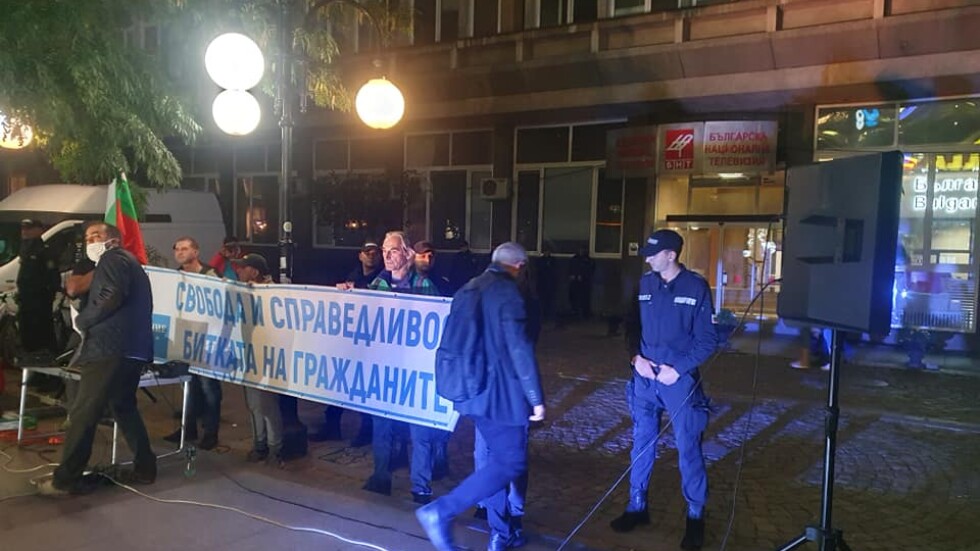 Продължават антиправителствените протести в София