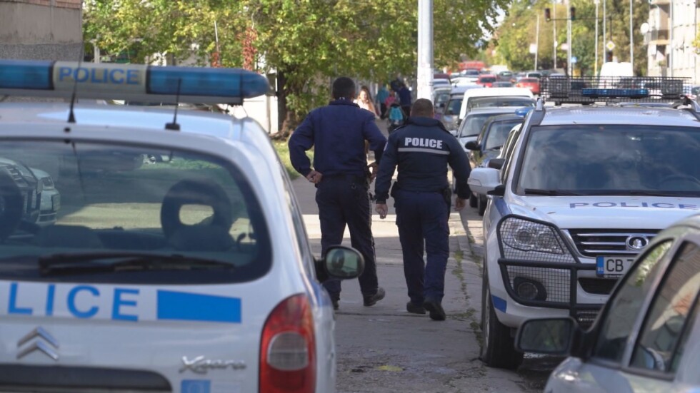 Момче нападна възрастен мъж на улицата във Видин