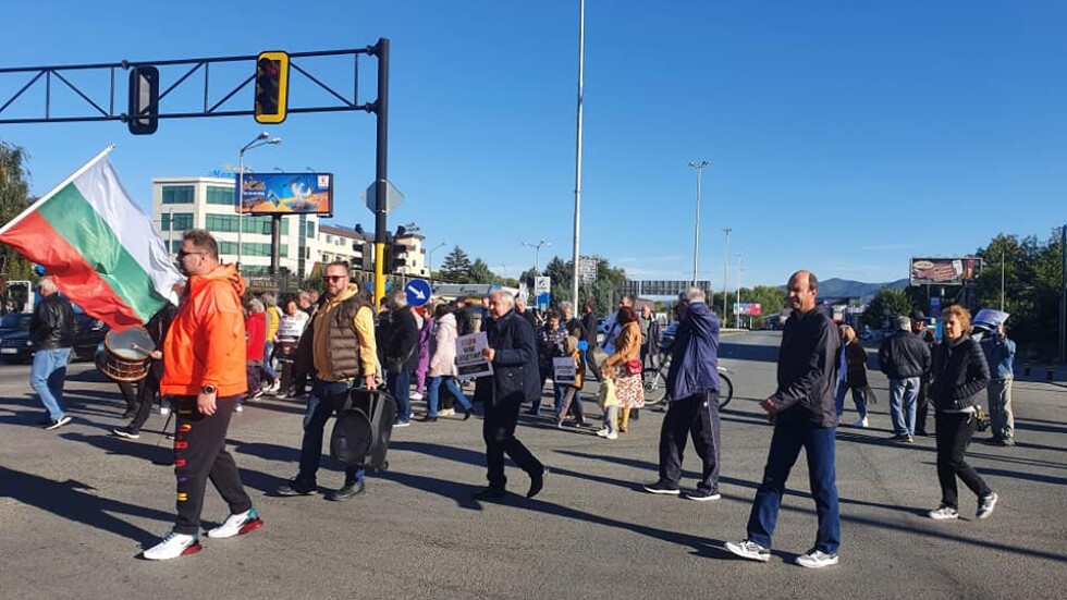 Жители на "Горубляне" блокираха бул. "Цариградско шосе" в знак на протест 