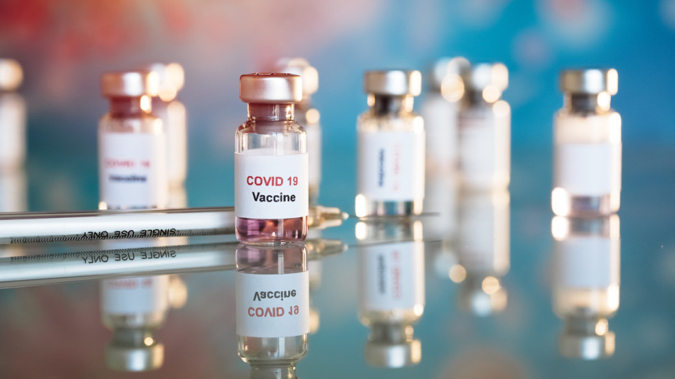 ЕС ограничава допълнително износа на вакснини на "АстраЗенека"