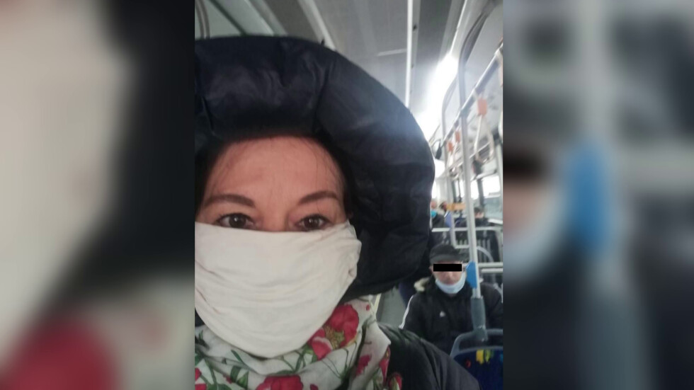 Агресия в автобуса: След забележка за маска - мъж удря и обижда жена