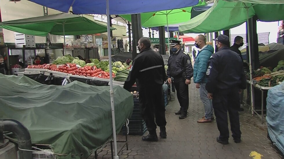 Проверки на пазарите в Бургас за спазването на мерките срещу COVID-19