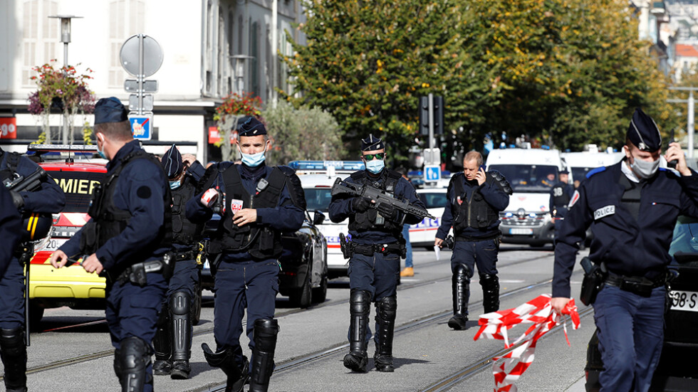 Нападателят от Ница е 21-годишен тунизиец, пристигнал във Франция преди 21 дни