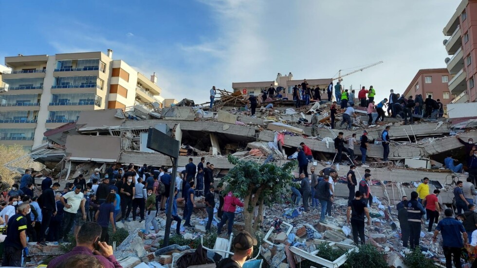 Турция обяви край на спасителните операции в Измир след труса