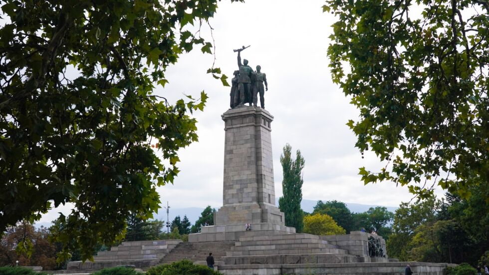 Паметникът на Съветската армия в София отива в Музея на социалистическото изкуство