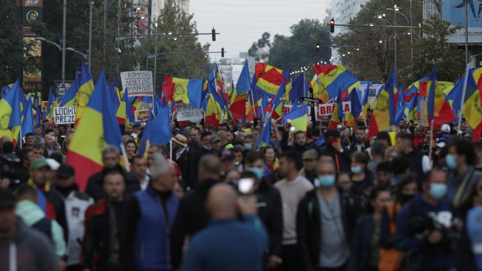 Хиляди протестираха в Румъния срещу задължителната ваксинация