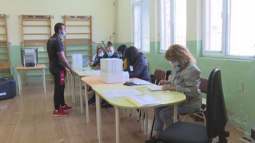 Слаба избирателна активност на частичните местни избори в Стражица