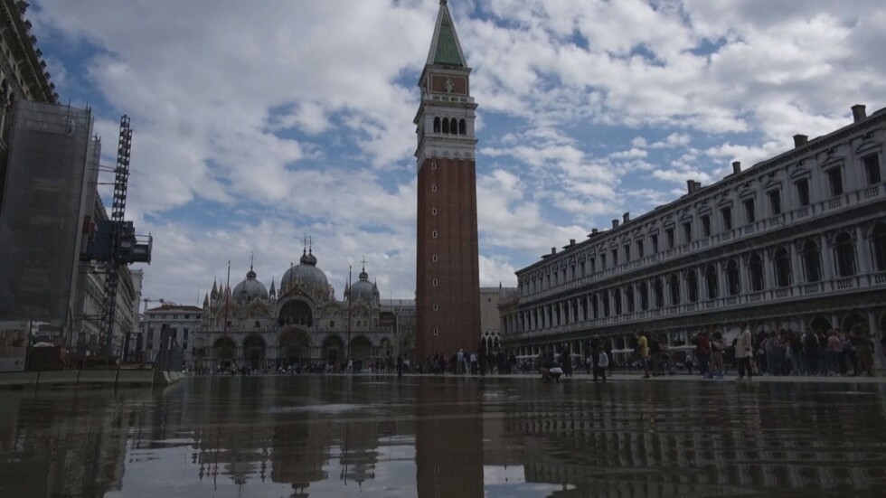 Площад „Сан Марко“ във Венеция отново е наводнен