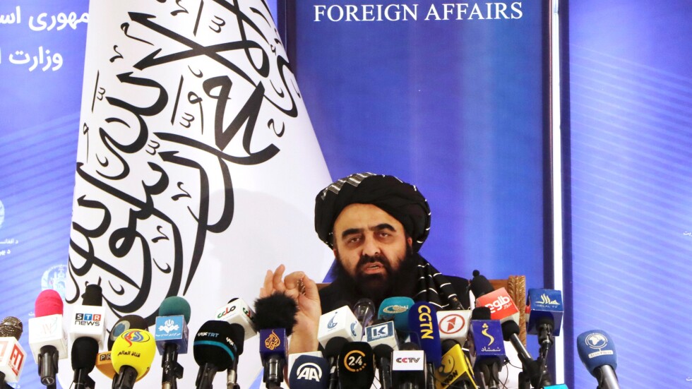 Талибаните: Ако санкциите срещу Афганистан останат, ще има бежанска вълна