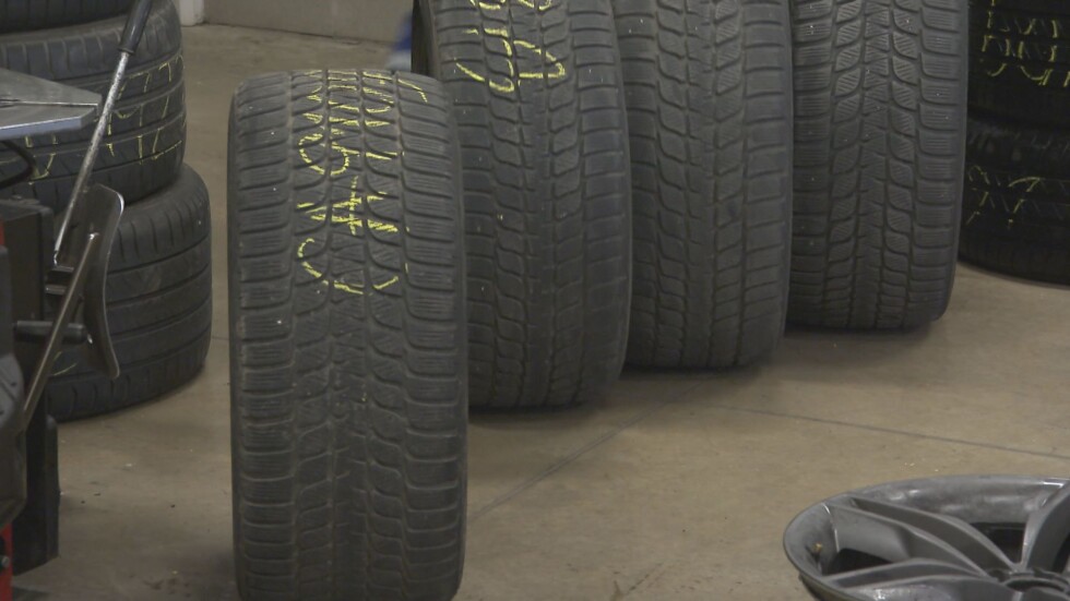Зимни гуми през есента: Как и кога да подготвим колата си за студените месеци?