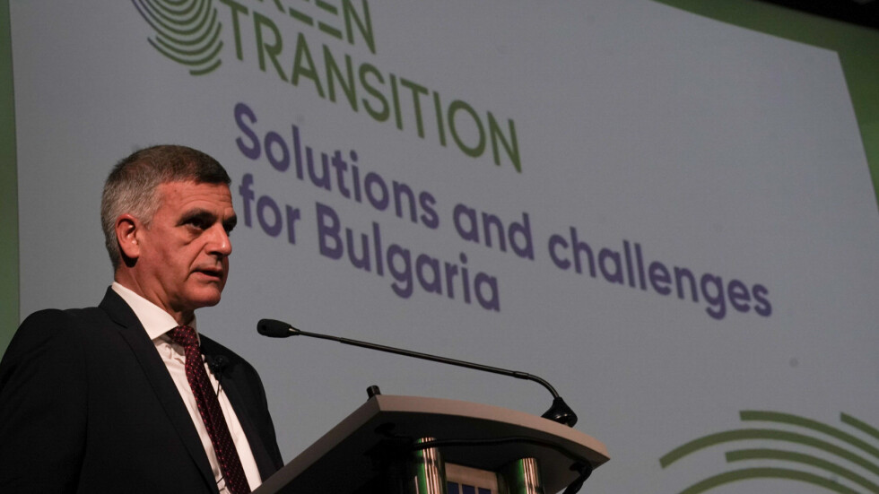 Стефан Янев: Необходим е плавен преход към зелена енергия