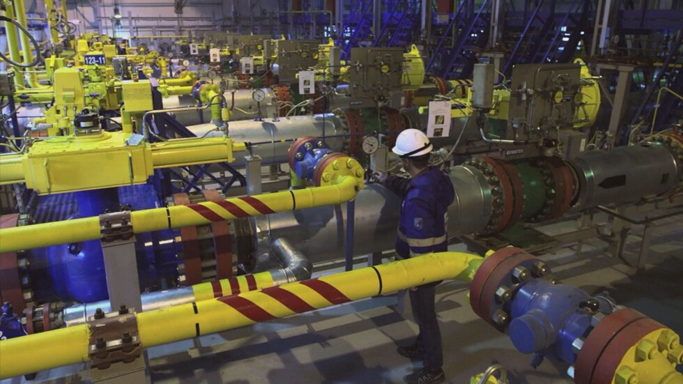 Путин възложи на „Газпром“ да започне да пълни европейските газови хранилища