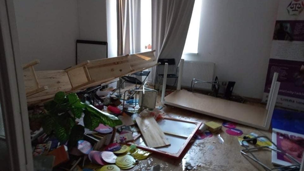 Нападнаха център на ЛГБТ общността в София