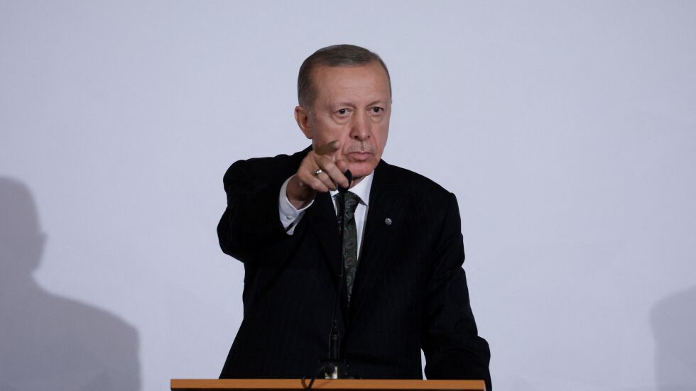 Ердоган към Гърция: Една нощ може да пристигнем внезапно