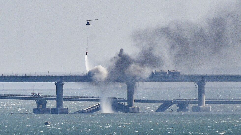 Най-малко трима загинали при взрива на Кримския мост