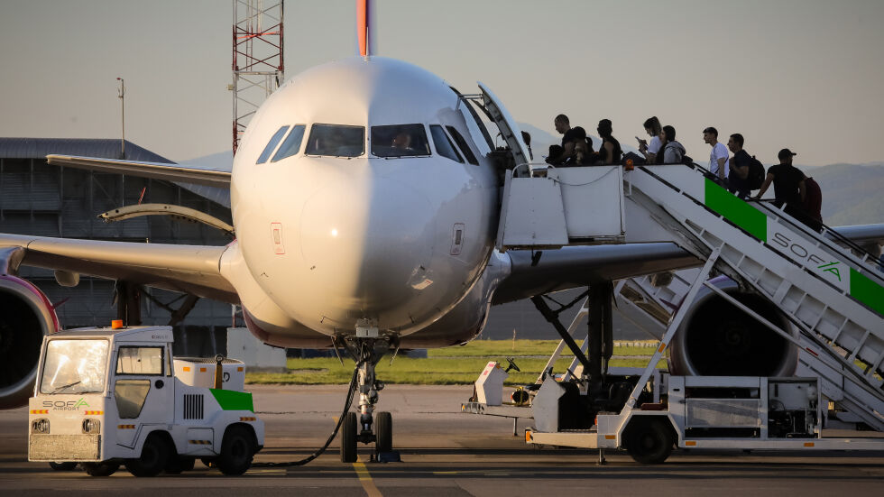 Над 500 жалби за закъснели полети: Държавата иска план за действие от нискотарифна компания