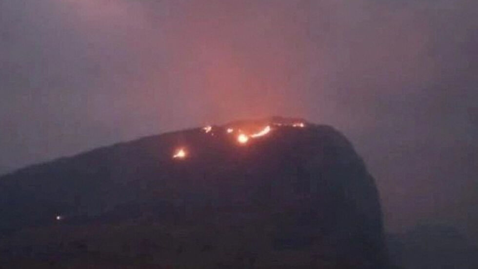 Вулканът Стромболи изригна зрелищно (ВИДЕО)