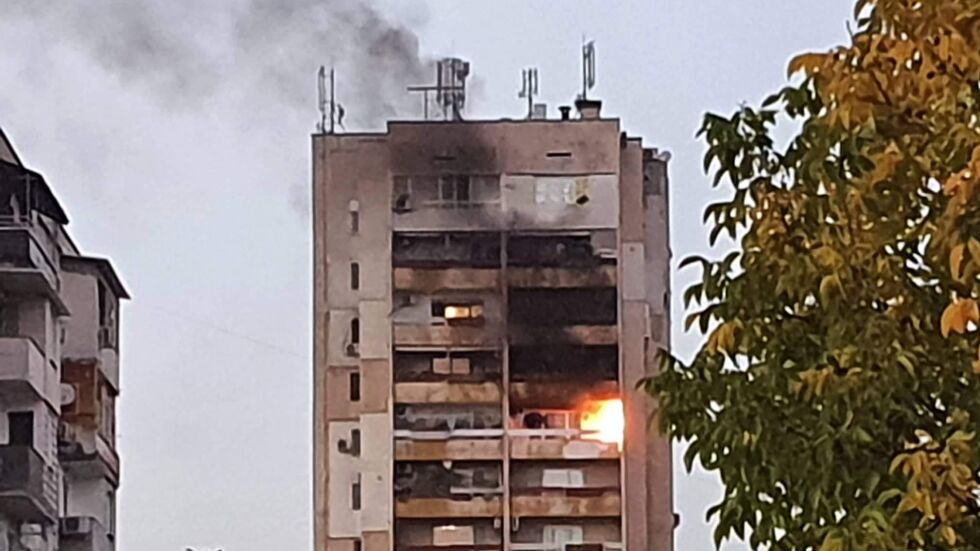 Пожар в жилищен блок заради газова бутилка