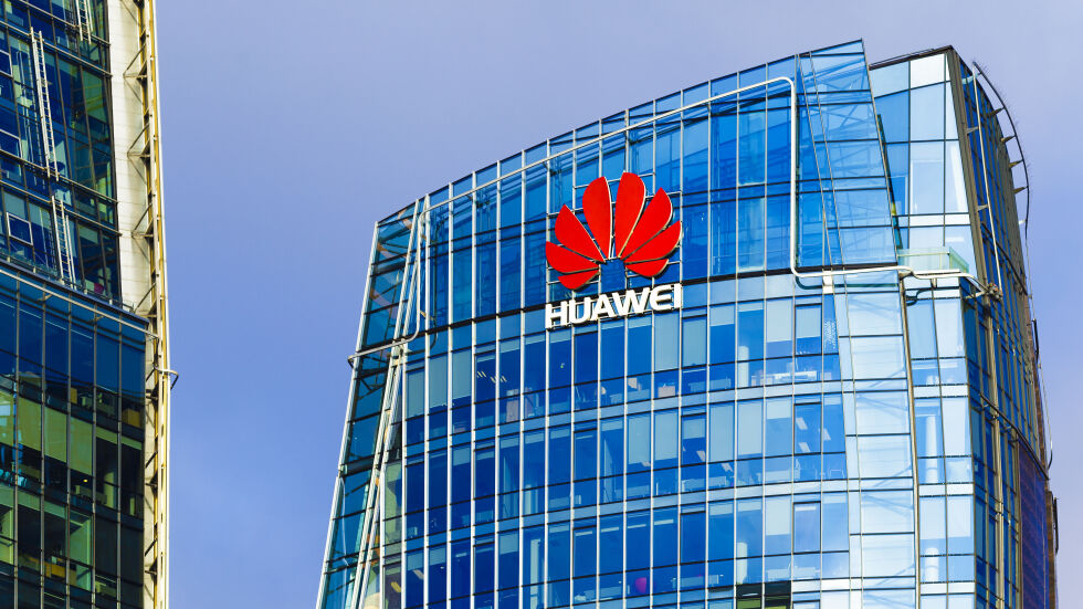 Китайската Huawei напуска Русия