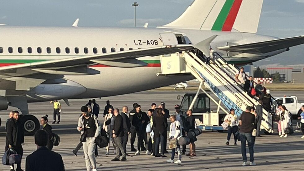 Евакуираните от Израел българи пристигнаха в София