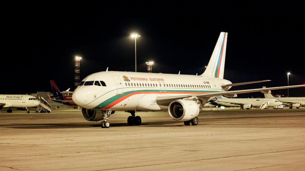 Правителственият самолет върна в София втора група българи от Израел