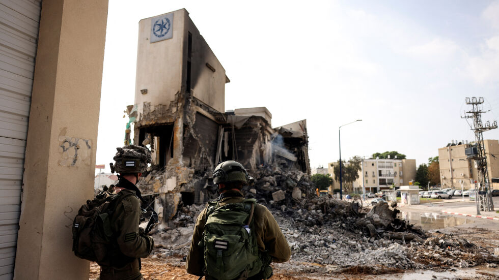 Израелската армия се сражава на седем места срещу бойци от „Хамас“