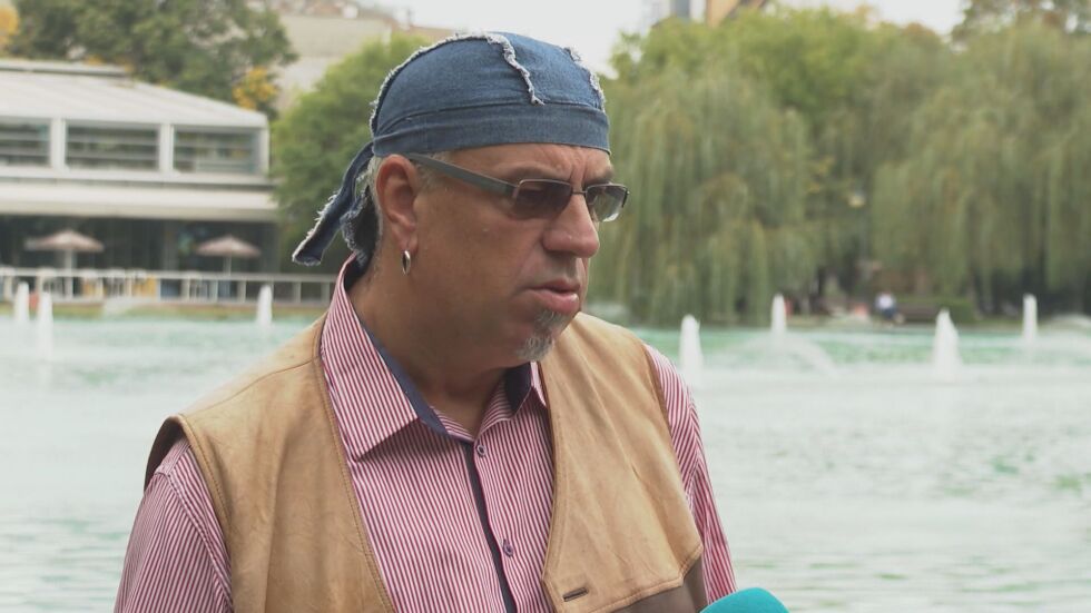  Мъжът с рак на гърдата диджей Айван завоюва борбата със Здравната каса – дискриминиран е по пол 