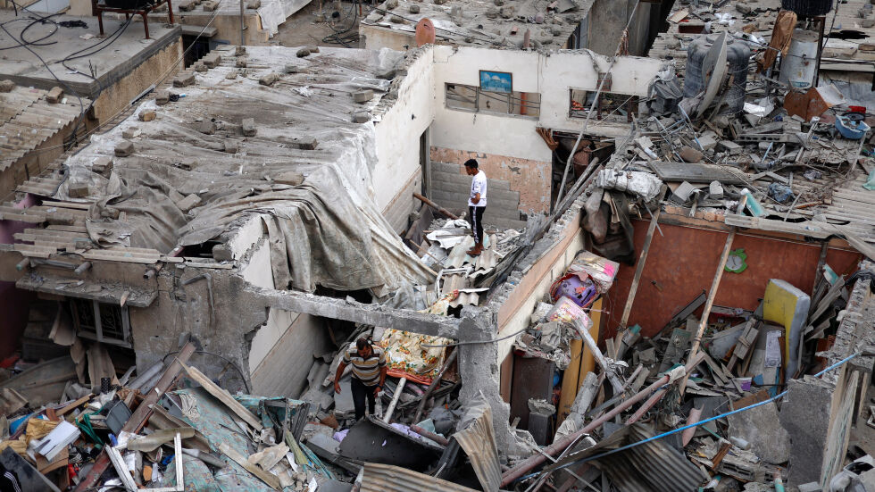 Пълен разпад на обществения ред: Хиляди жители на Газа щурмуваха складовете с помощи
