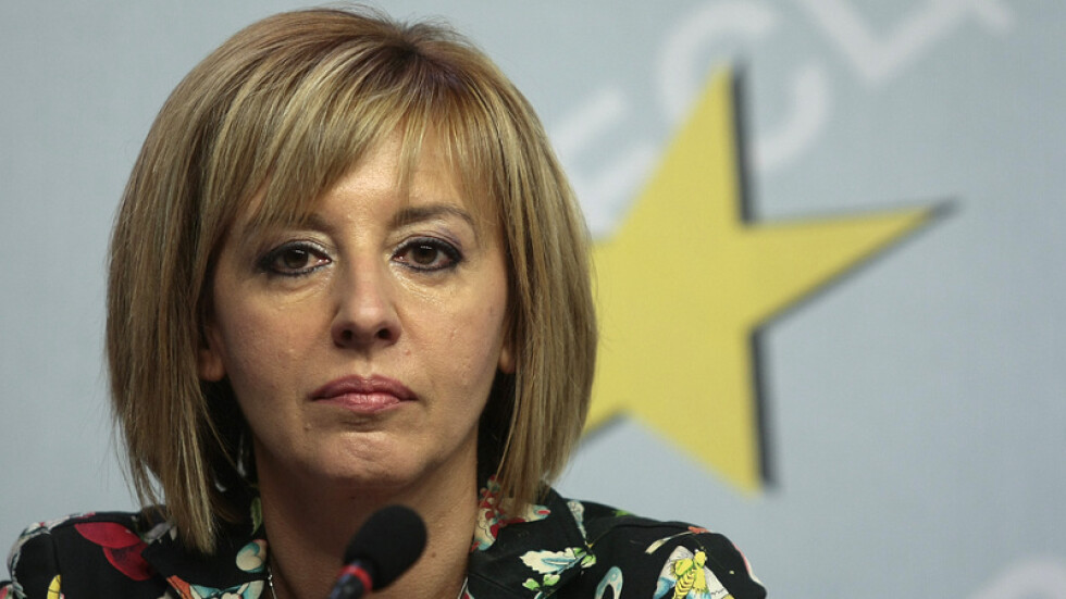 БСП търсят надпартиен за кмет на София, може би Мая Манолова