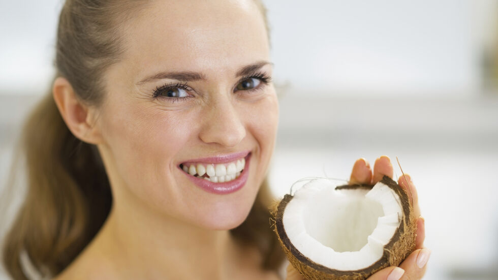 Защо кокосът е редно да бъде любимият ни плод