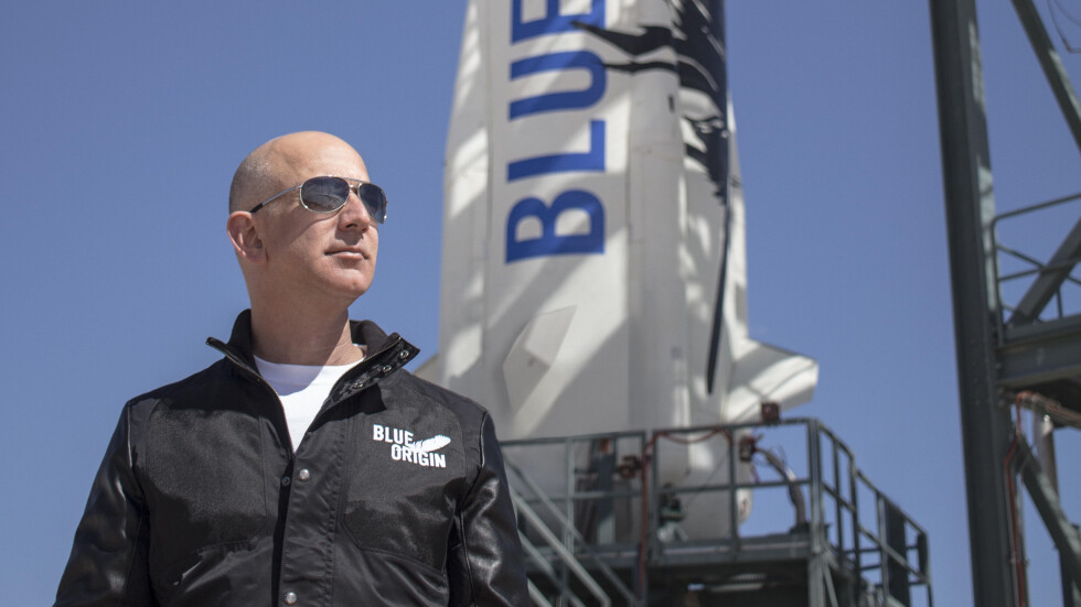 Космическа надпревара: Джеф Безос предлага 2 млрд. долара на НАСА в замяна на договор