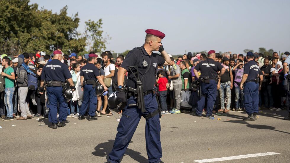 Унгария хвърля армията срещу мигрантите