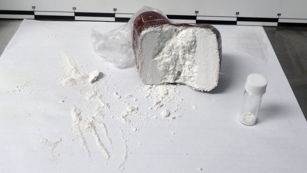 Заловиха два тона кокаин, скрити в подвоница край Перу