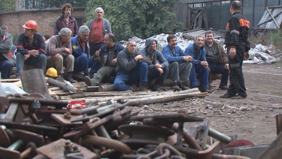 Миньори от рудник на Христо Ковачки остават без дом