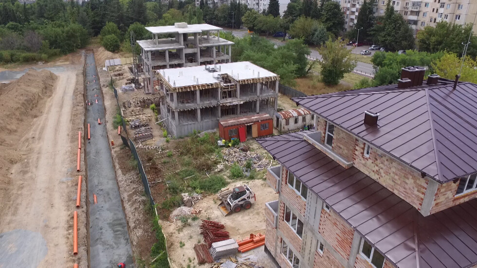 Строителството в парк "Бедечка" продължава