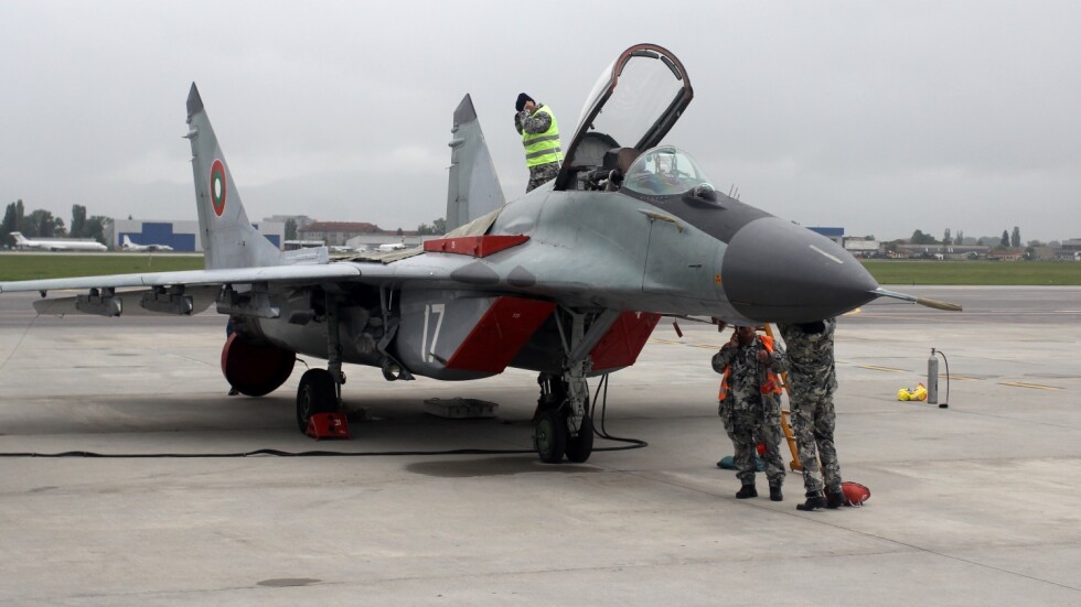 Правителството дава още 20 млн. лв. за поддръжката на МиГ-29