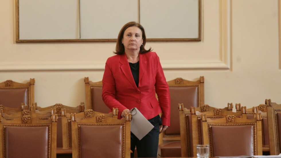БСП иска оставката на Румяна Бъчварова заради царските конюшни