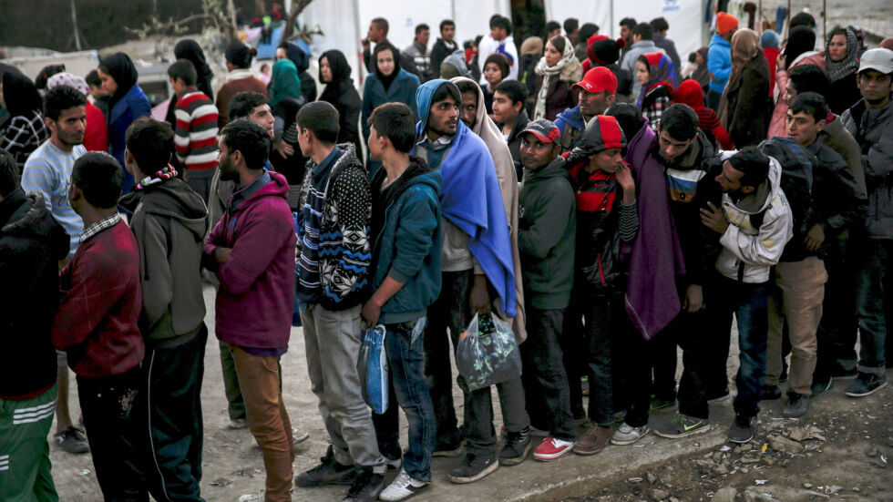 Безредици избухнаха в център за мигранти на гръцкия остров Хиос
