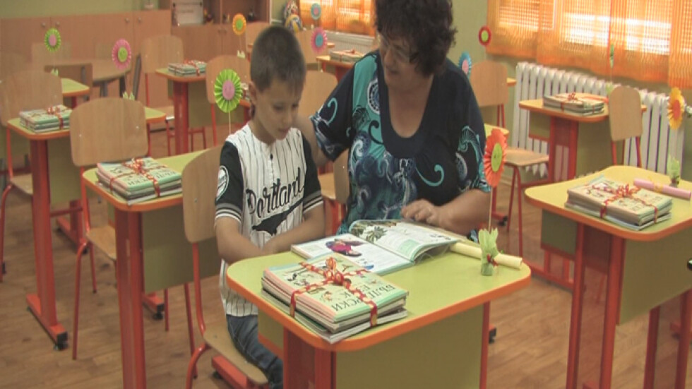 Учителка от Стара Загора се отказва от букетите си за 15 септември, за да помогне на дете