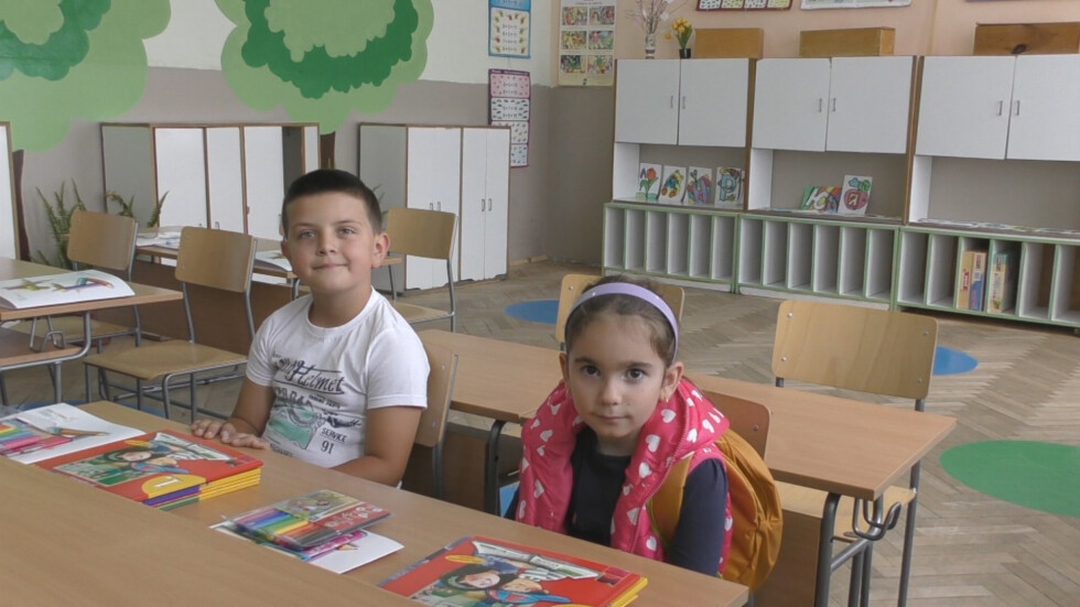 Деца от първи и втори клас ще учат заедно в община Баните