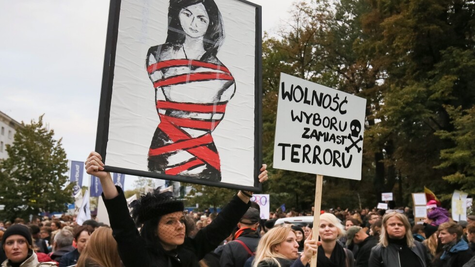 Полша се кани да забрани напълно абортите