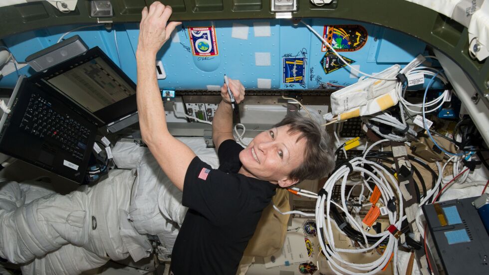 Астронавтката Пеги Уитсън се завърна на Земята, поставяйки много рекорди