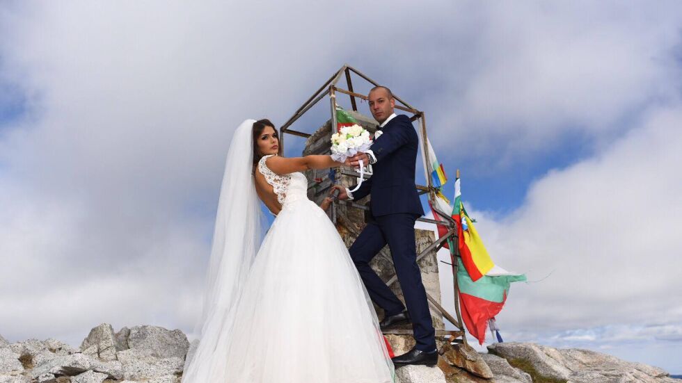 Сватбената фотосесия на Вели и Тома на връх Мусала