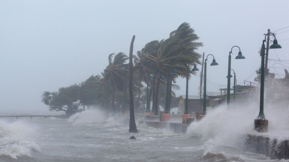 Ураганът „Ирма”: Жертви и два опустошени карибски острова