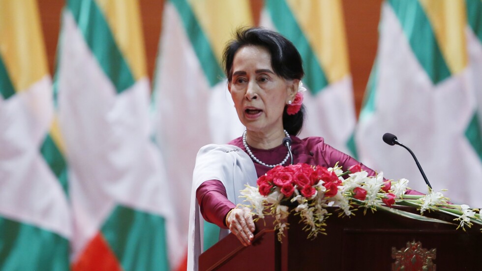 Лидерът на Мианмар: Чуждите дипломати не ни разбират за рохингите