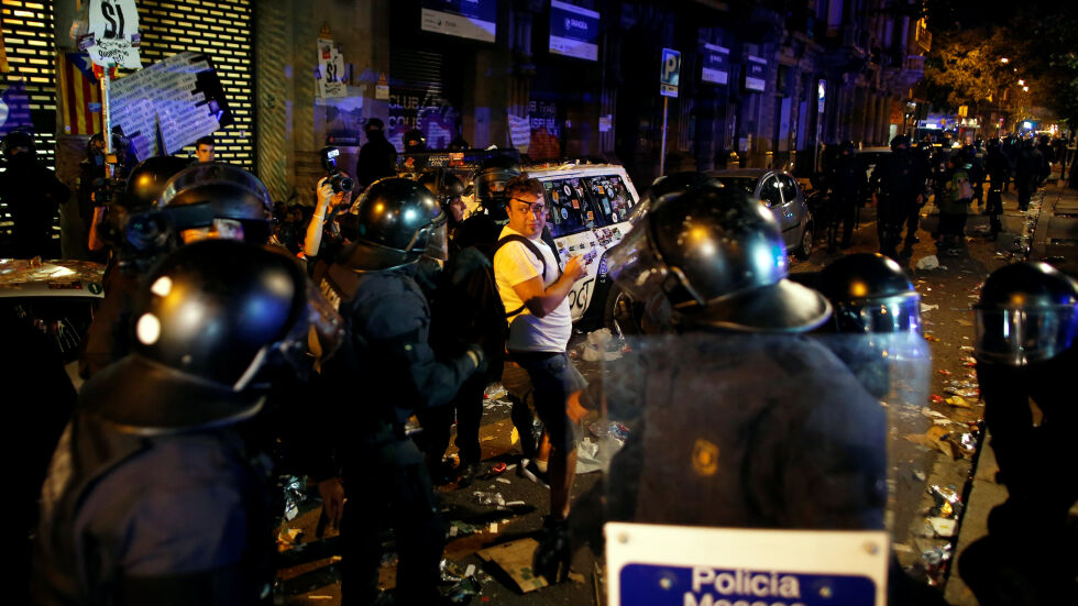 Напрежение в Барселона след ареста на каталунския министър