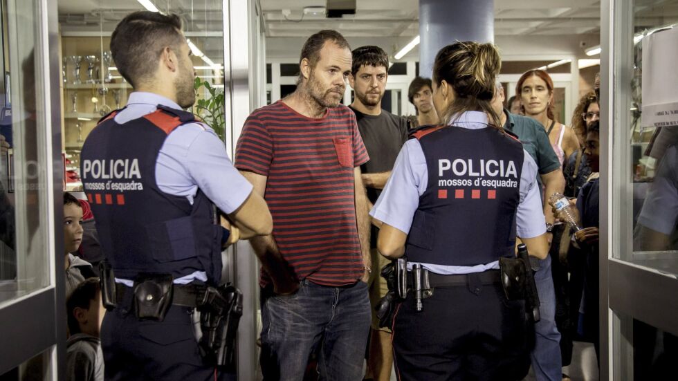 Каталуния размишлява преди референдума, който Мадрид опитва да спре