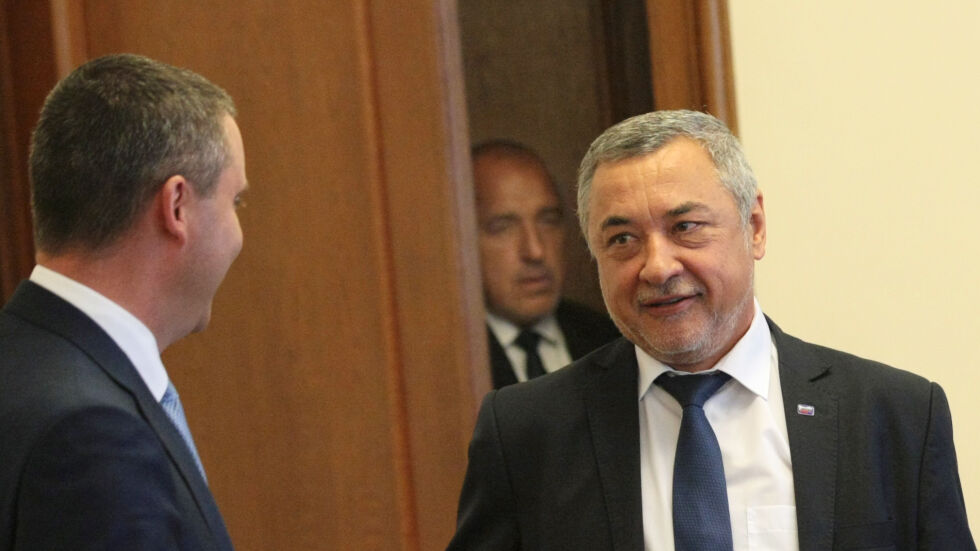 Партията на Валери Симеонов остава в коалицията, но под условие (ОБЗОР)