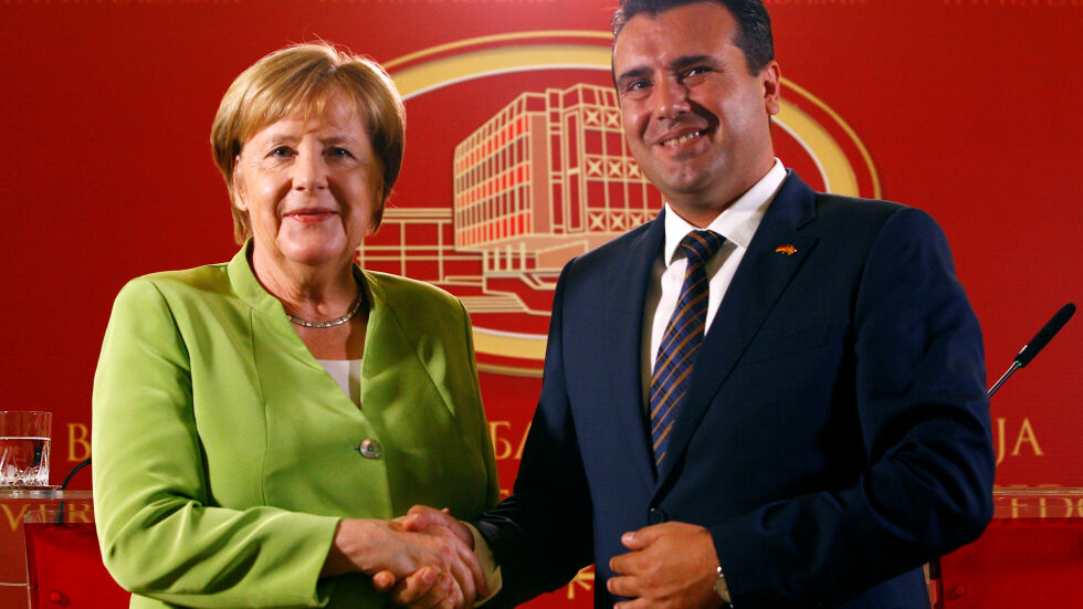 Меркел в Скопие: Имате шанс за ЕС и НАТО, но трябва да приемете новото име