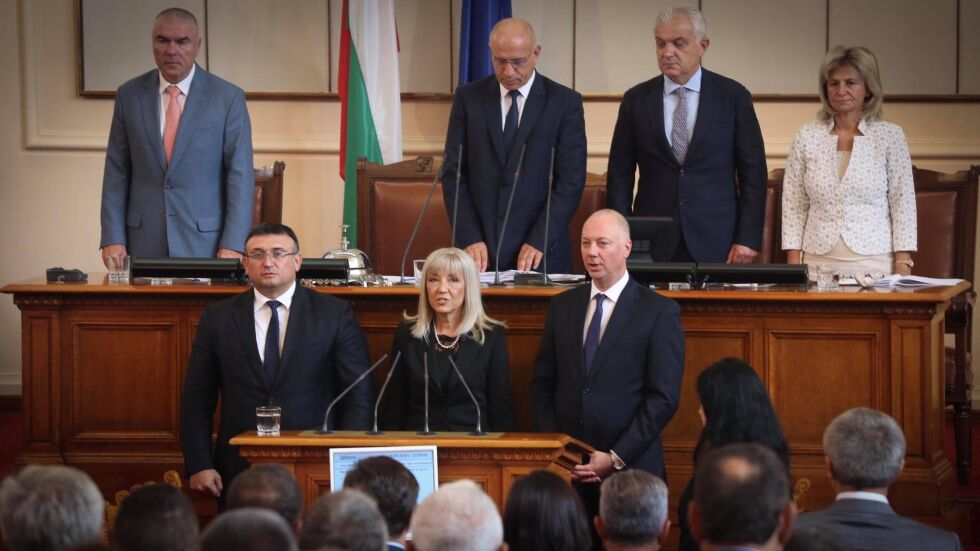 Депутатите избраха тримата нови министри 